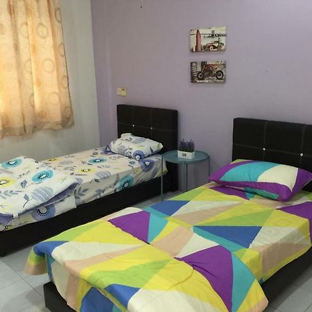 The Garden Vacation Home Lumut Exterior foto