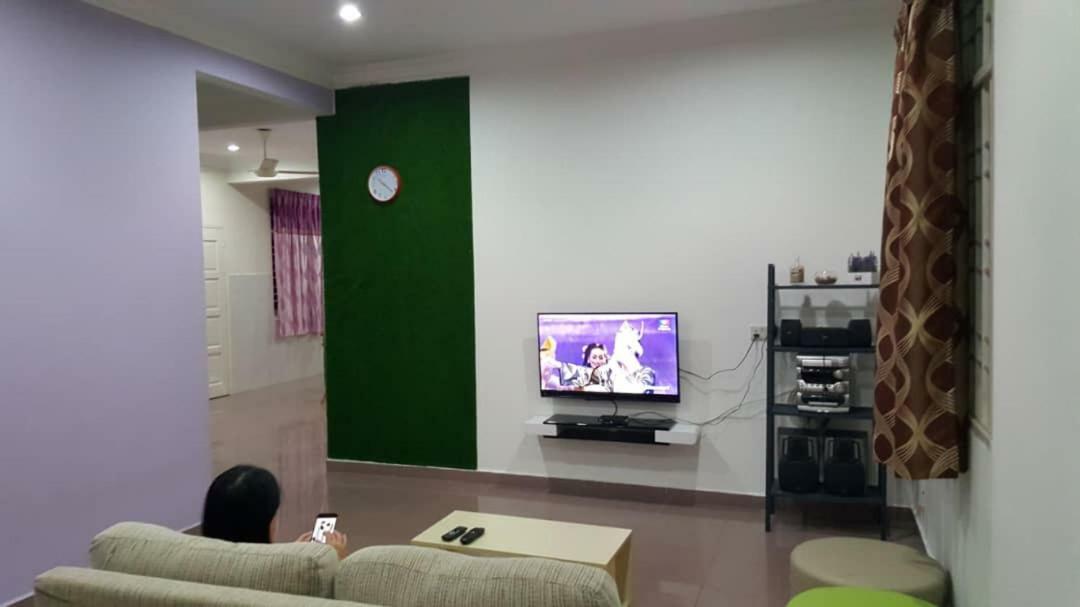 The Garden Vacation Home Lumut Exterior foto